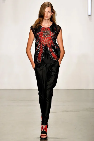 Look 32